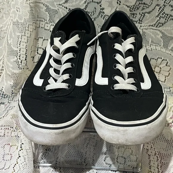 Vans Classic Black and White Low-Top Sneakers size 8.5 women - Picture 3 of 7